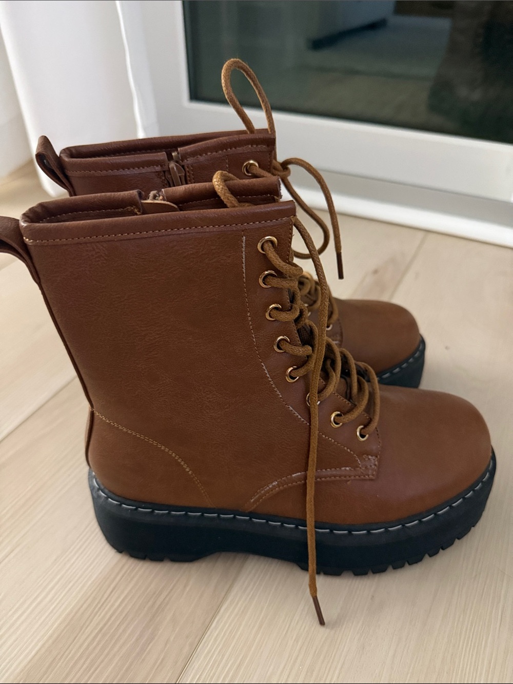 NWT Forever New Brown Platform Lace-Up Combat Boots Size 8
